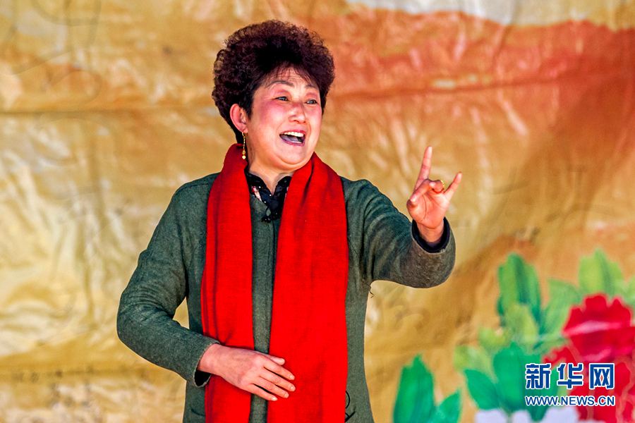 河南滑县：“戏窝子”戏迷迎新春