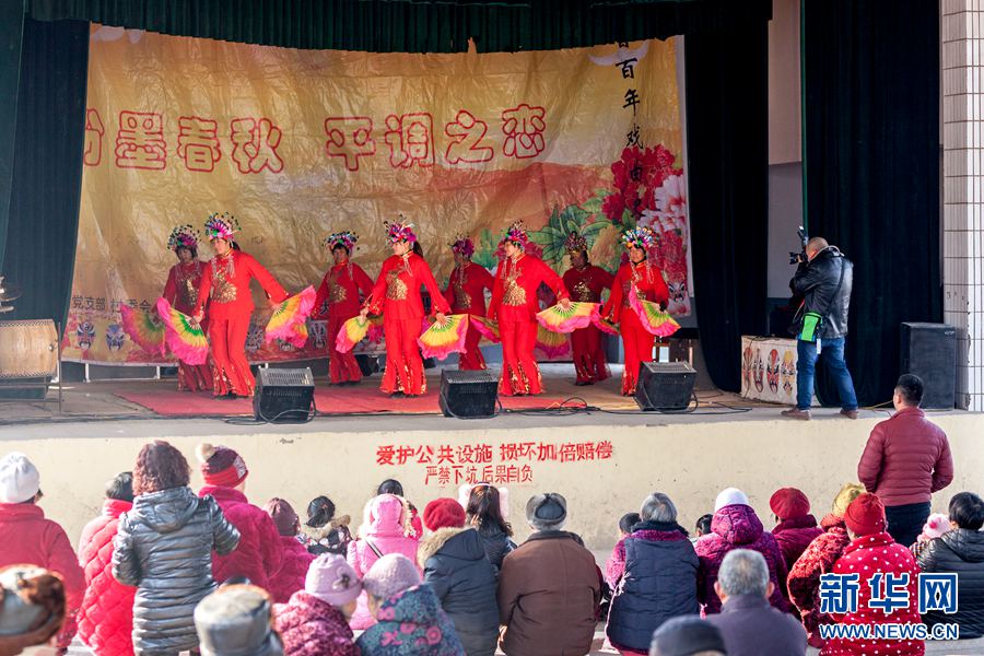 河南滑县：“戏窝子”戏迷迎新春