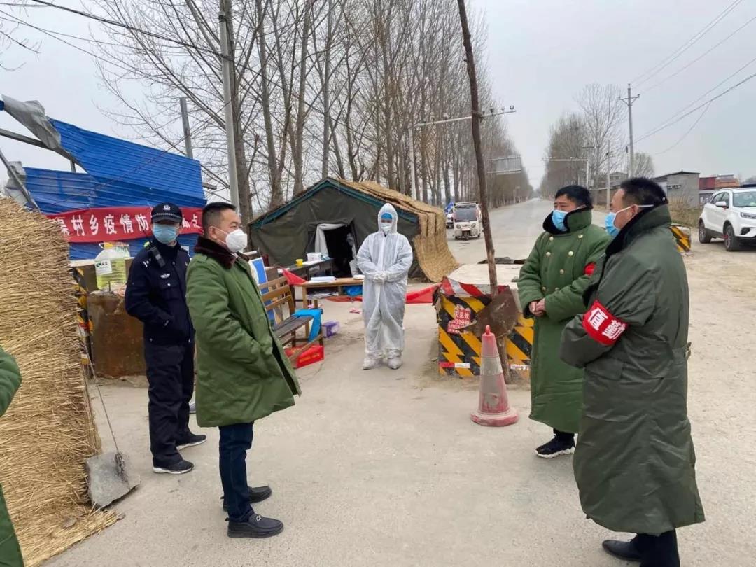 桑村乡党委副书记、人民政府乡长、新冠肺炎疫情防控指挥部第二指挥长申亮亮督查慰问疫情防控卡点