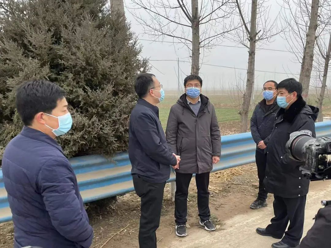 郭晓到八里营镇督导疫情防控工作